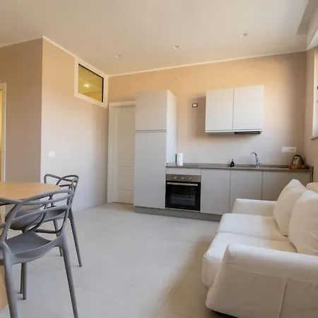 Apartamento Domus Alfieri - Torre Troiana, Centro Storico