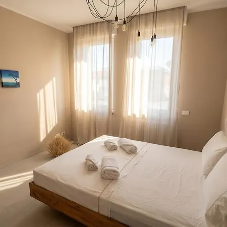 Domus Alfieri - Torre Troiana, Centro Storico Apartamento *